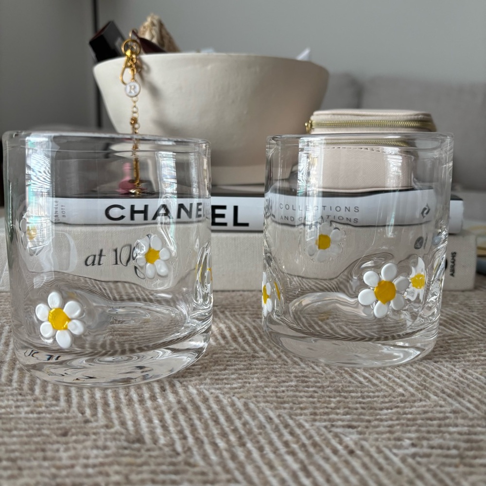 Daisy Patterned Glass Tumblers